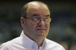 Vujošević uzeo prazan burek, jer Partizan nema budžet kao Zvezda da jede burek s mesom