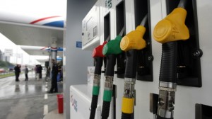 Država ne želi da se građani stresiraju zbog prevelikog pada cene goriva