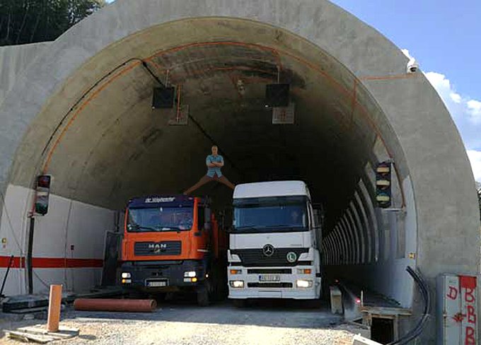 zan-klod-tunel-2