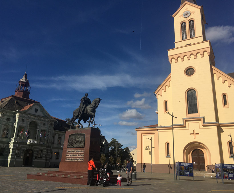 Deca u Zrenjaninu, za Novu godinu dobijaju paket pijaće vode